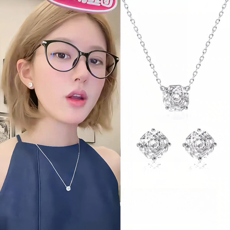 S925 Sterling Silver Zhao Lusi Same Style Baby Rose Cut Necklace